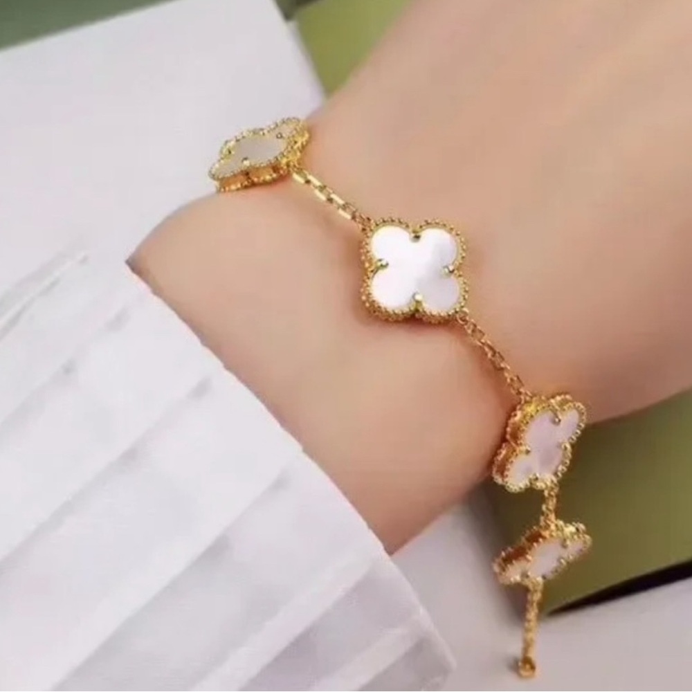 Gold 5 Quatrefoil Clover Motifs White Mother of Pearl Bracelet